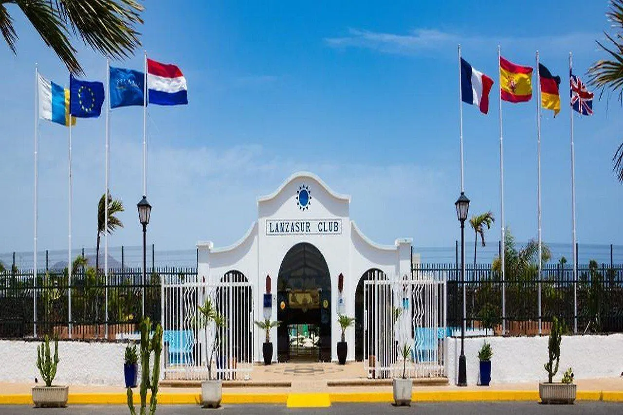 ***  Relaxia Lanzasur Club - Aqualava Water Park Hotel Playa Blanca  Spain