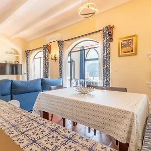  Apartment Petit Palau Spain
